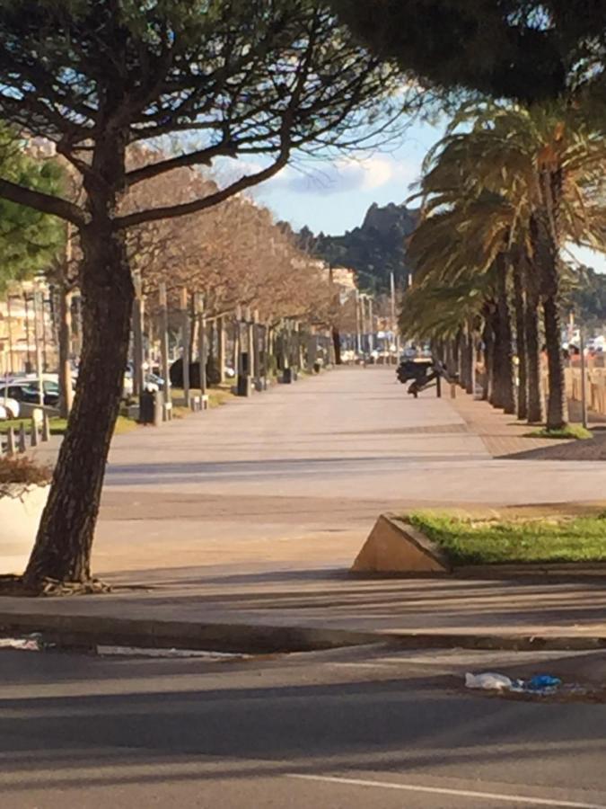 Appartement Standing 58M Plage A 3Mn En Voiture 罗萨斯 外观 照片